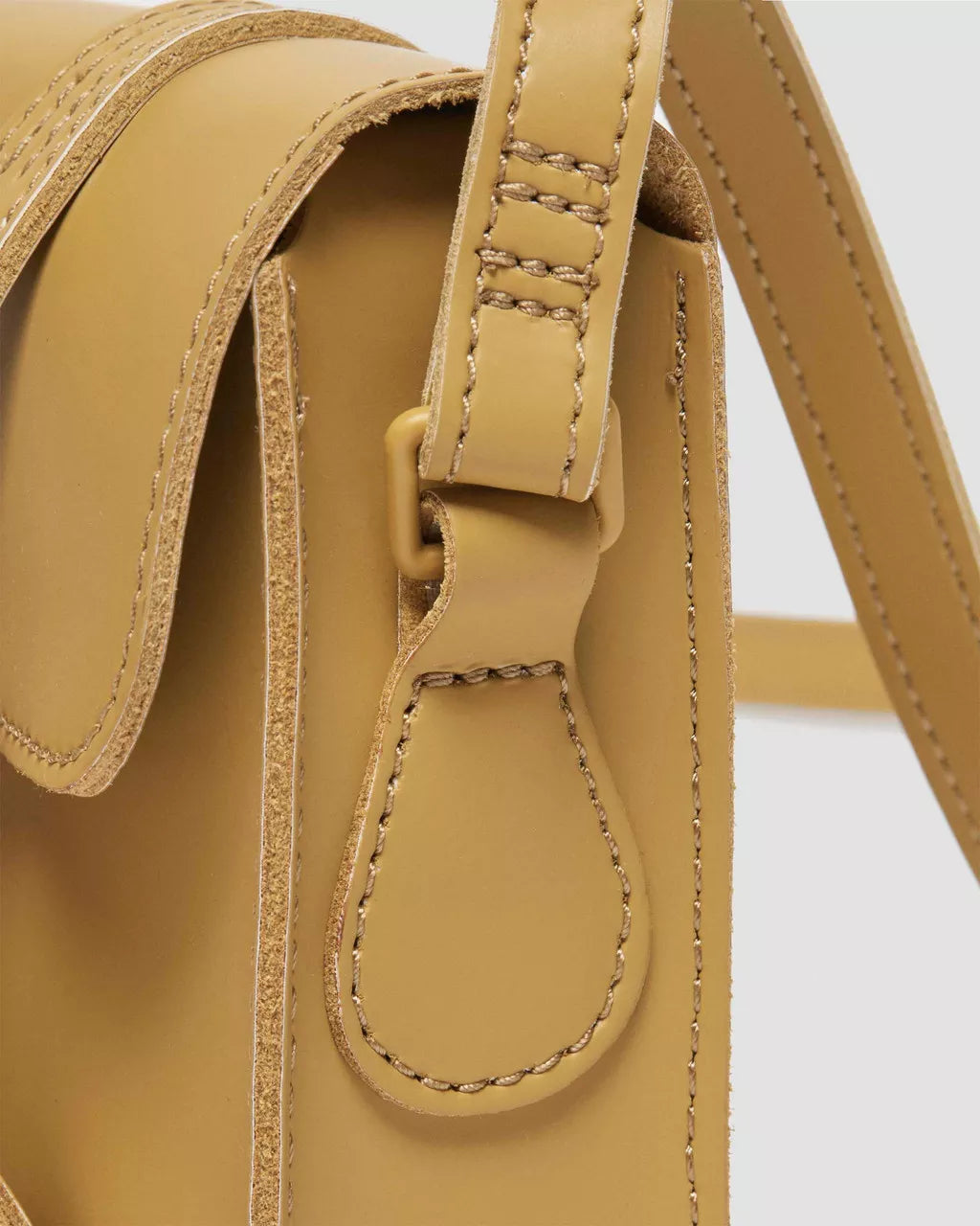 DR MARTENS 7 Inch Smooth Leather Satchel