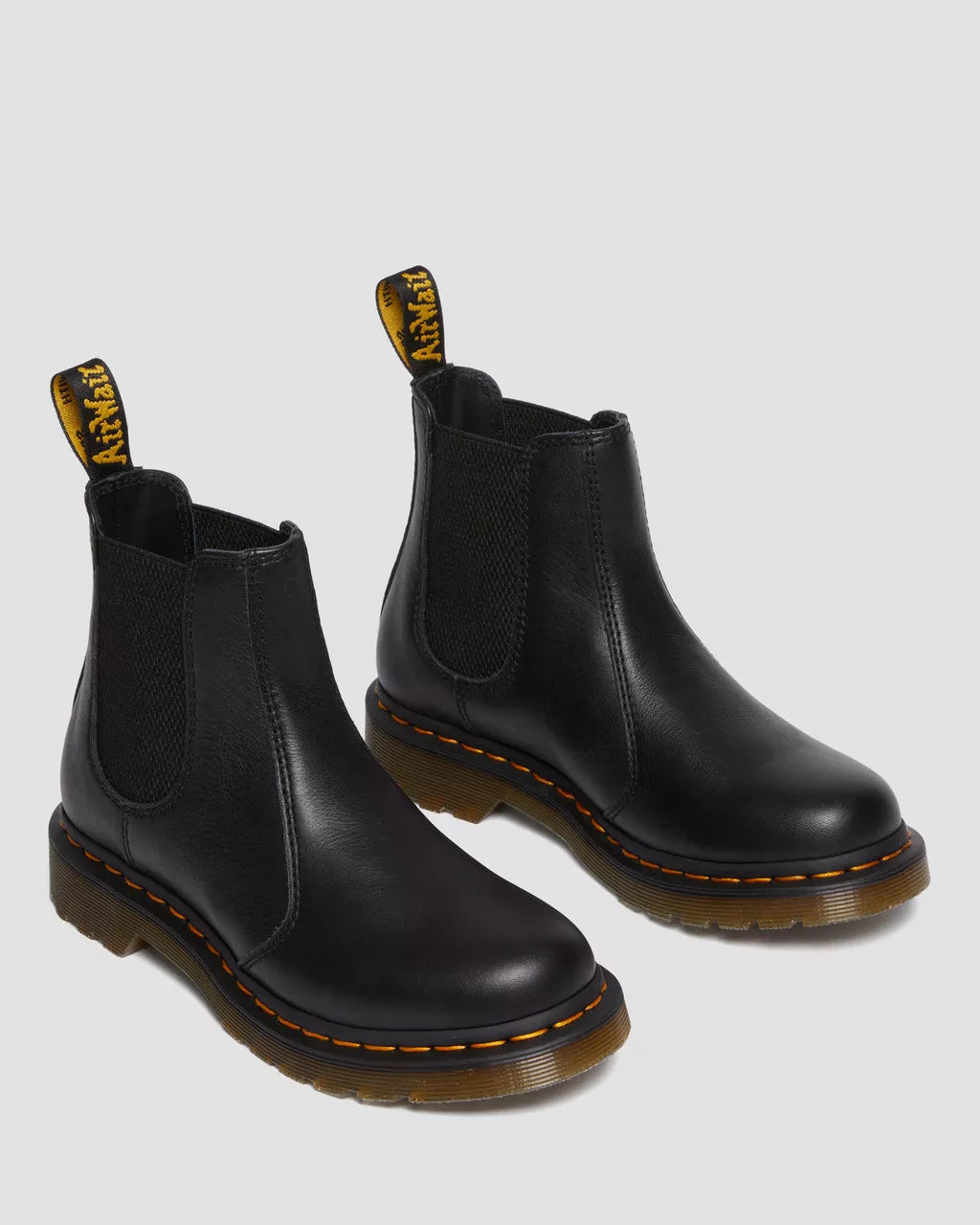 2976 Virginia Leather Chelsea Boots