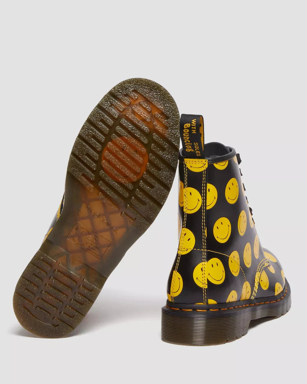 DR MARTENS 1460 SMILEY&reg;&nbsp;SMOOTH LEATHER BOOTS