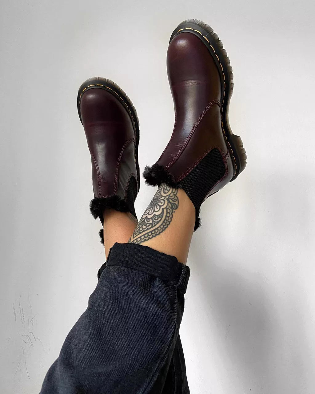 DR MARTENS 2976 Leonore Faux Fur Lined Chelsea Boots