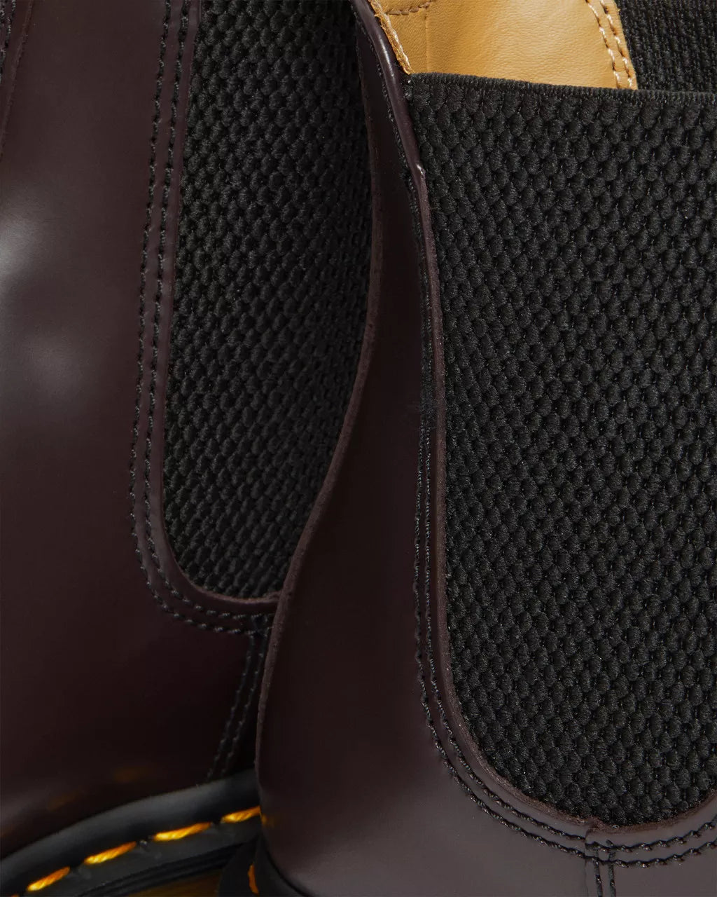 2976 Yellow Stitch Smooth Leather Chelsea Boots