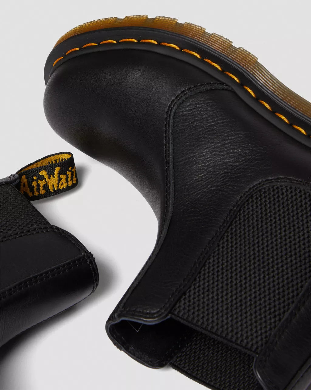 2976 Virginia Leather Chelsea Boots