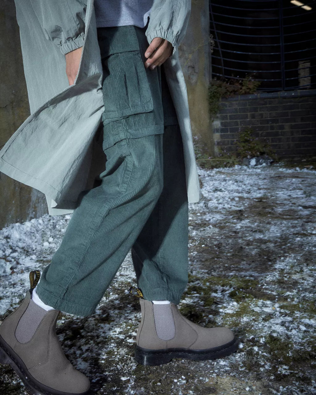 DR MARTENS 2976 Milled Nubuck Chelsea Boots