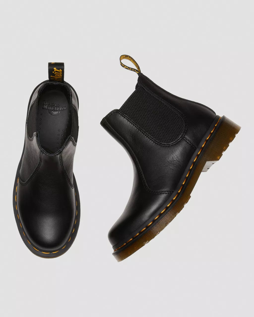 2976 Virginia Leather Chelsea Boots