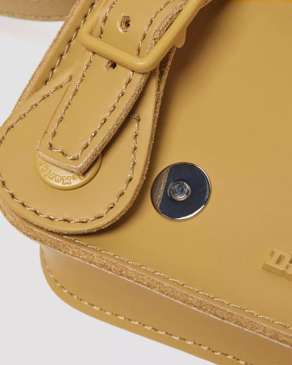 DR MARTENS 7 Inch Smooth Leather Satchel