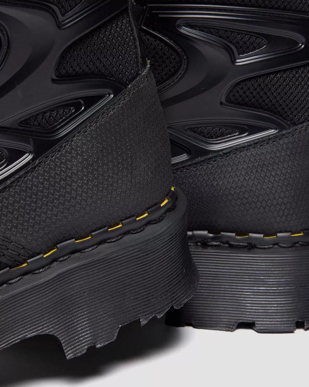 DR MARTENS EXOSHIELD XX01 steel toe leather boots