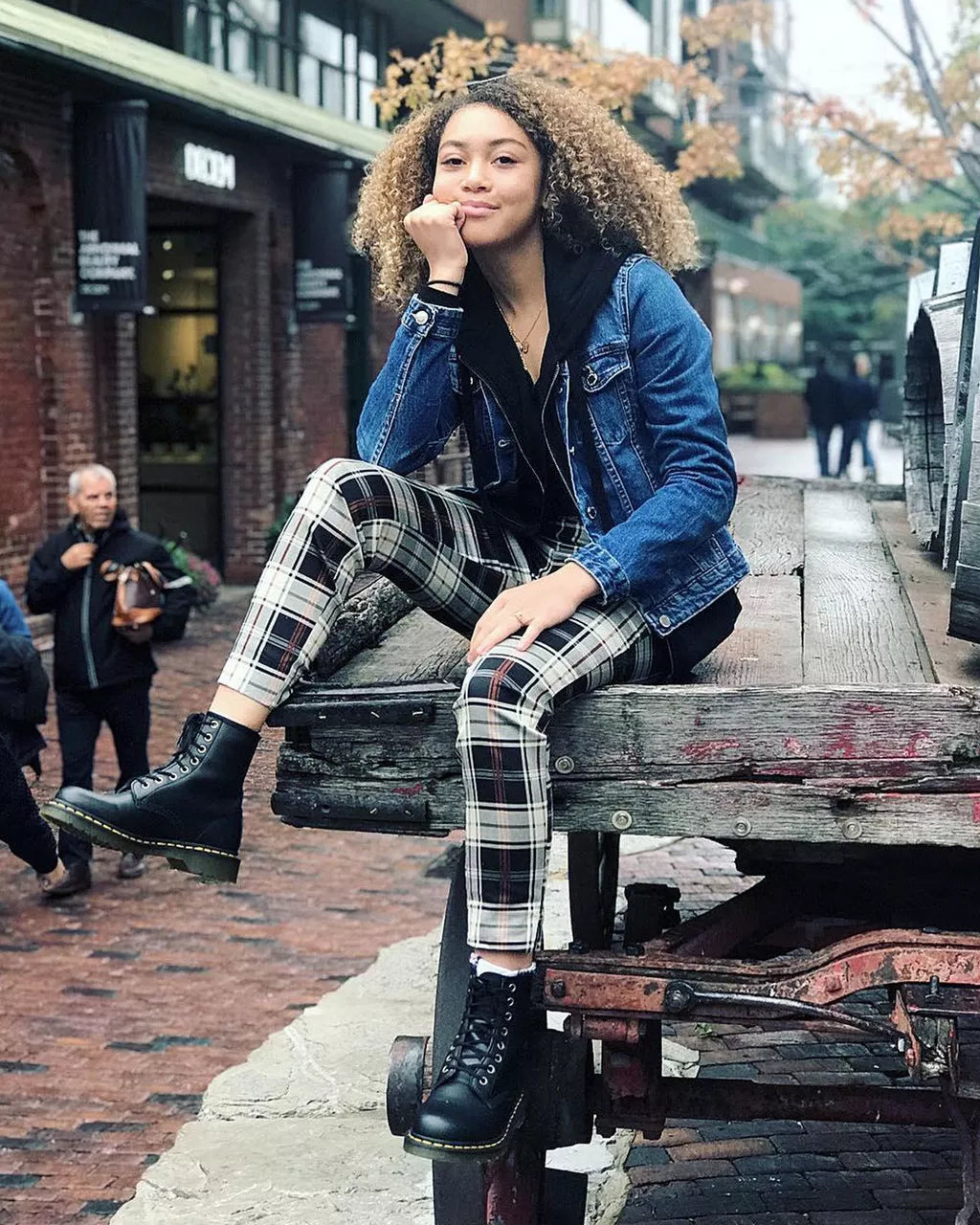 1460 Vegan Lace Up Boots