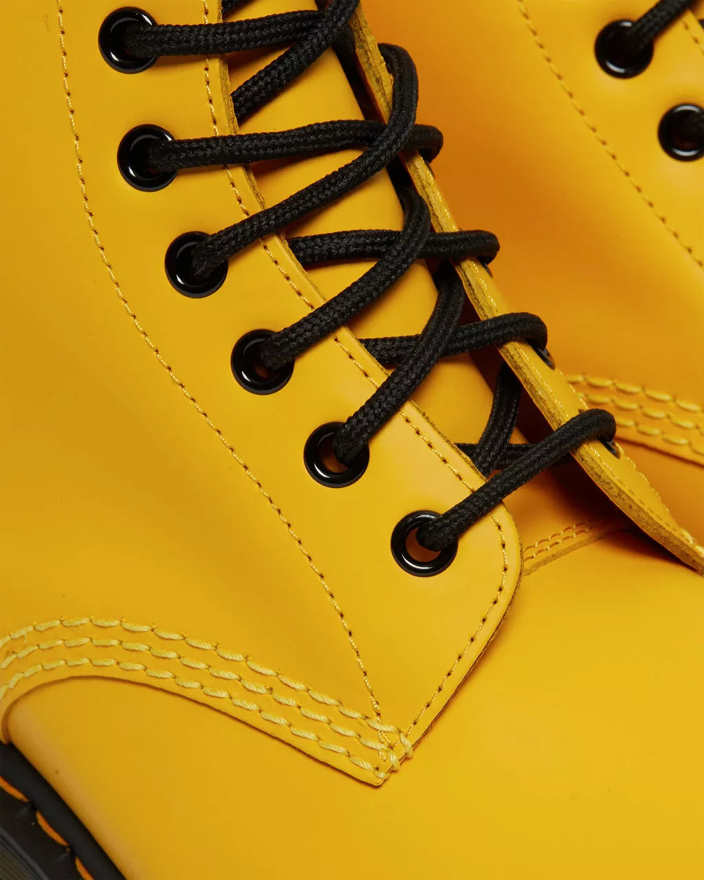 DR MARTENS 1460 Smooth Leather Lace Up Boots