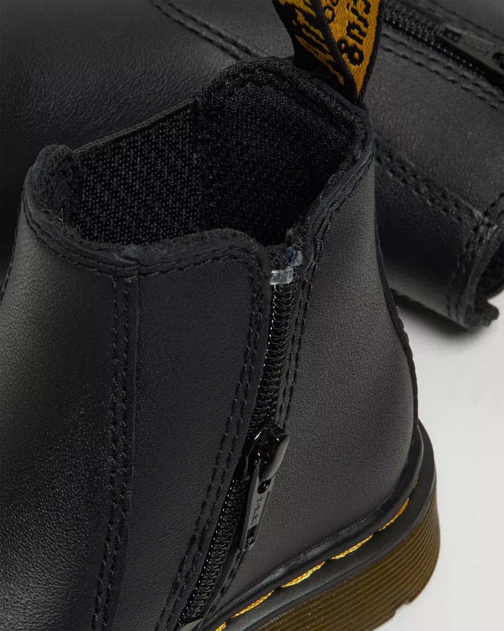 DR MARTENS Toddler 2976 Softy T Leather Chelsea Boots