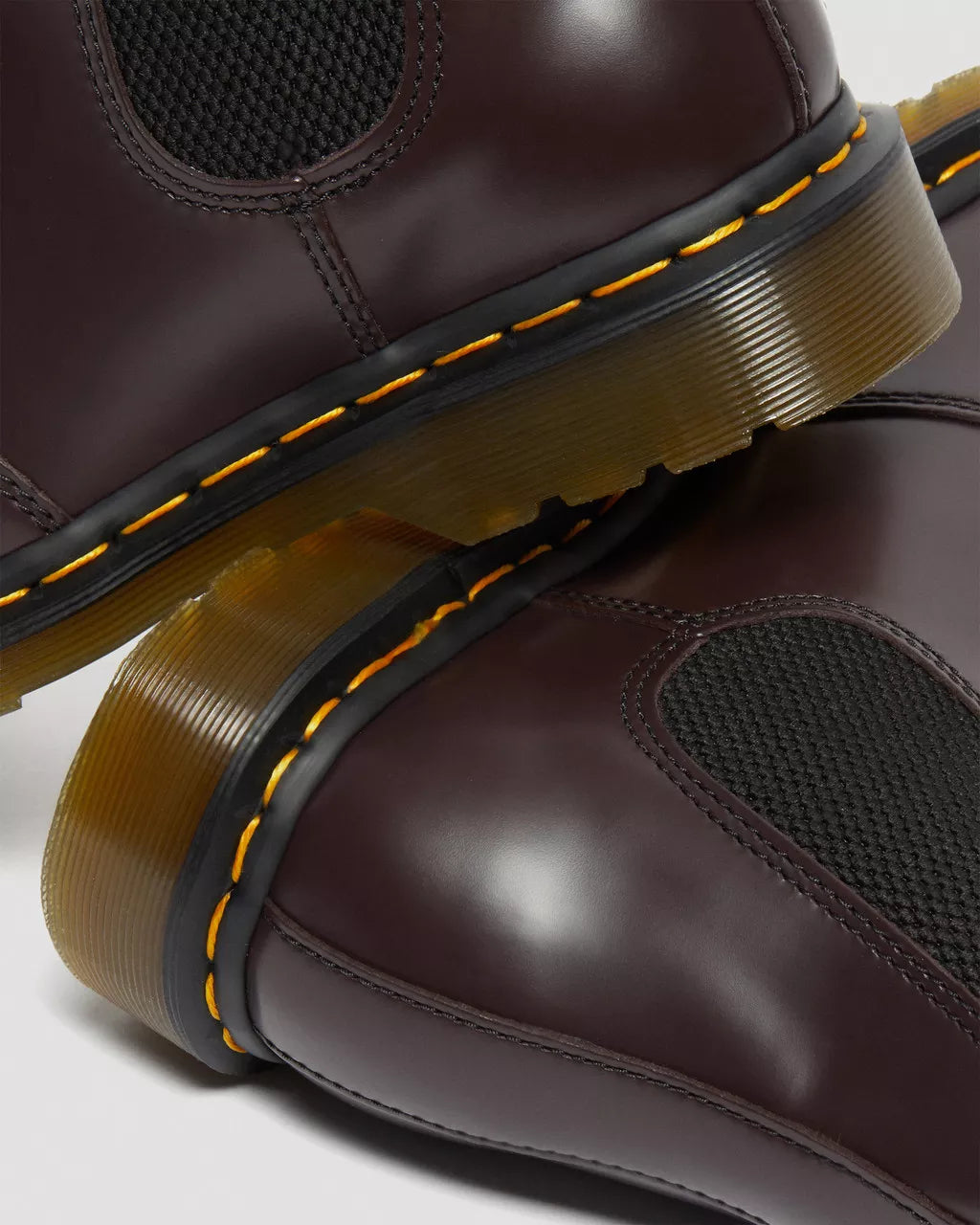 2976 Yellow Stitch Smooth Leather Chelsea Boots