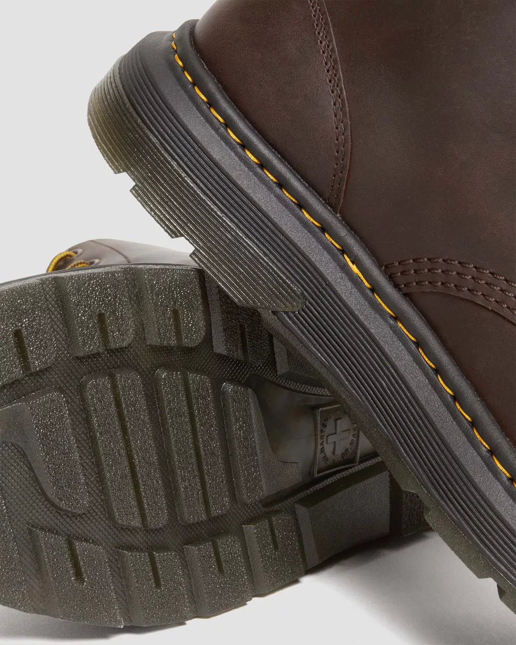 Crewson Crazy Horse Leather Chukka Boots